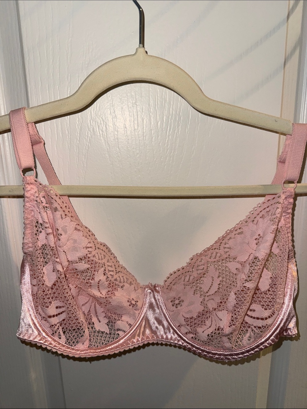 Jennifer Lopez Lace Satin Trim Underwire Bra - Light Pink